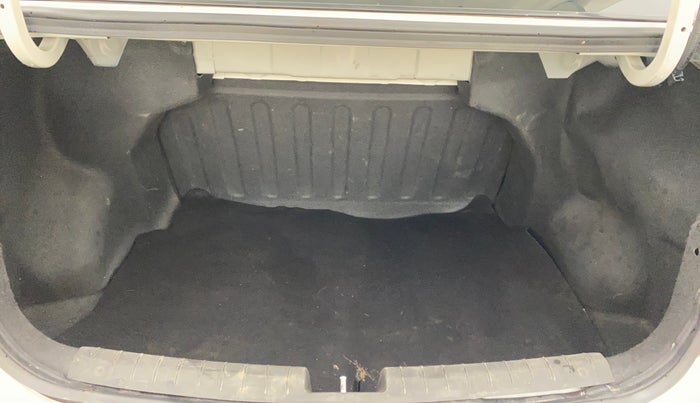 2015 Hyundai Xcent S (O) 1.2, Petrol, Manual, 39,919 km, Boot Inside