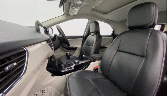2020 Tata NEXON XZ PLUS (O) PETROL DUAL TONE, Petrol, Manual, 30,382 km, Right Side Front Door Cabin