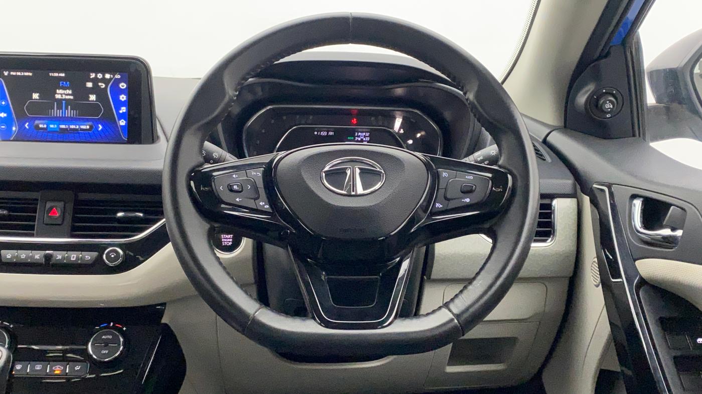 2020 Tata NEXON XZ PLUS (O) PETROL DUAL TONE, Petrol, Manual, 30,382 km, Steering Wheel Close Up
