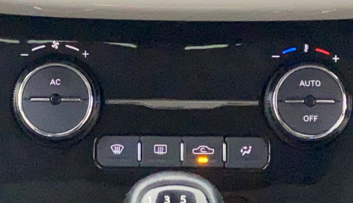 2020 Tata NEXON XZ PLUS (O) PETROL DUAL TONE, Petrol, Manual, 30,382 km, Automatic Climate Control