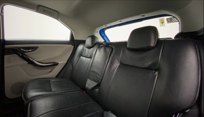 2020 Tata NEXON XZ PLUS (O) PETROL DUAL TONE, Petrol, Manual, 30,382 km, Right Side Rear Door Cabin