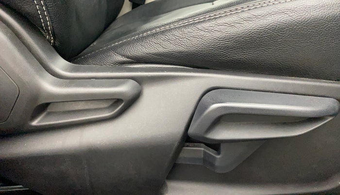 2020 Tata NEXON XZ PLUS (O) PETROL DUAL TONE, Petrol, Manual, 30,382 km, Driver Side Adjustment Panel