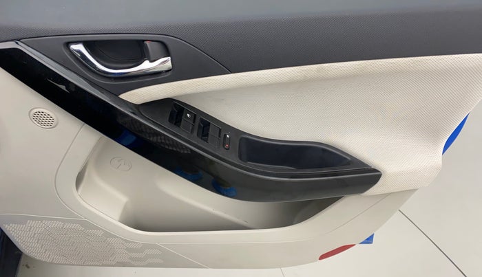 2020 Tata NEXON XZ PLUS (O) PETROL DUAL TONE, Petrol, Manual, 30,382 km, Driver Side Door Panels Control