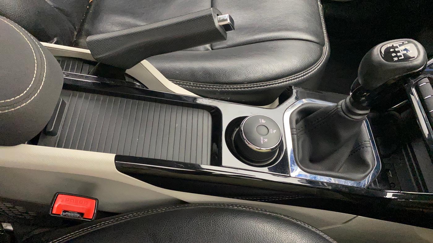 2020 Tata NEXON XZ PLUS (O) PETROL DUAL TONE, Petrol, Manual, 30,382 km, Gear Lever