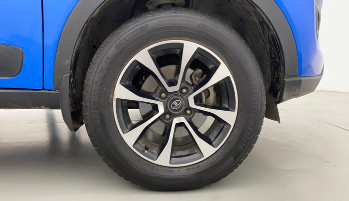 2020 Tata NEXON XZ PLUS (O) PETROL DUAL TONE, Petrol, Manual, 30,382 km, Right Front Wheel