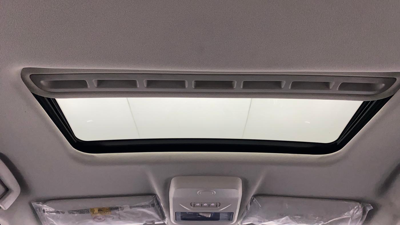 2020 Tata NEXON XZ PLUS (O) PETROL DUAL TONE, Petrol, Manual, 30,382 km, Moonroof/ Sunroof