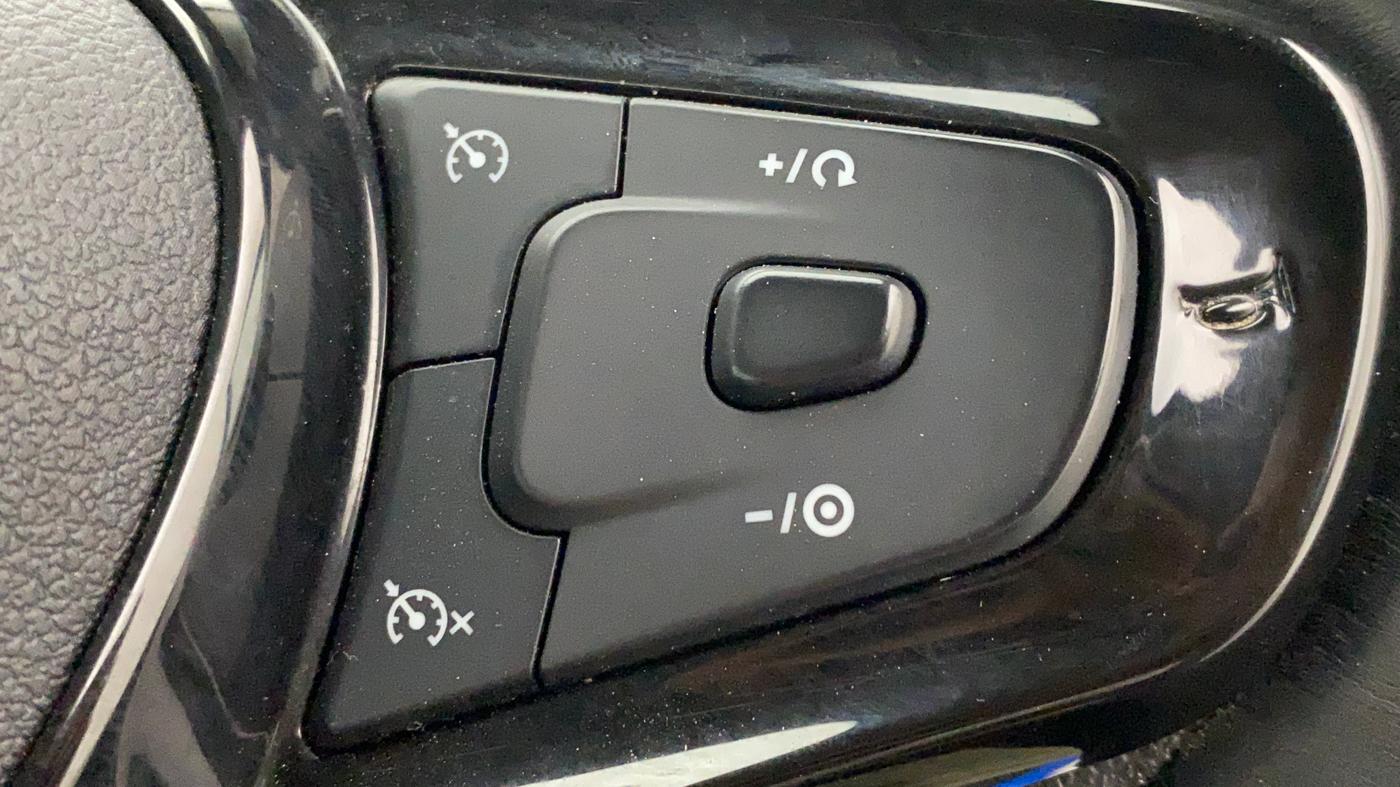 2020 Tata NEXON XZ PLUS (O) PETROL DUAL TONE, Petrol, Manual, 30,382 km, Adaptive Cruise Control