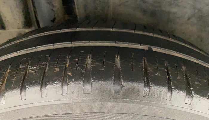 2013 Maruti Swift VDI, Diesel, Manual, 1,20,157 km, Right Rear Tyre Tread
