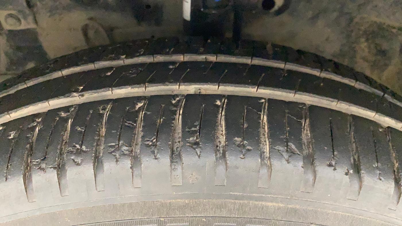 2013 Maruti Swift VDI, Diesel, Manual, 1,20,157 km, Left Front Tyre Tread