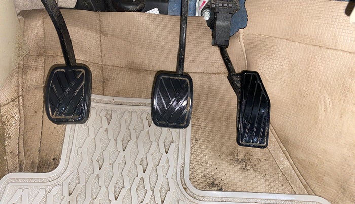 2018 Maruti Dzire VXI, Petrol, Manual, 45,389 km, Pedals