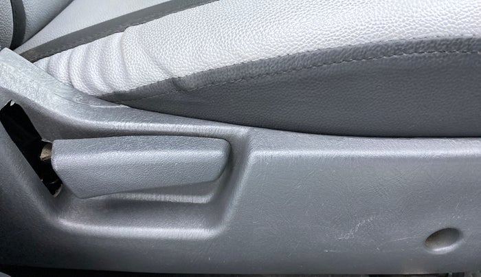 2017 Maruti Alto K10 VXI P, Petrol, Manual, 18,382 km, Driver Side Adjustment Panel
