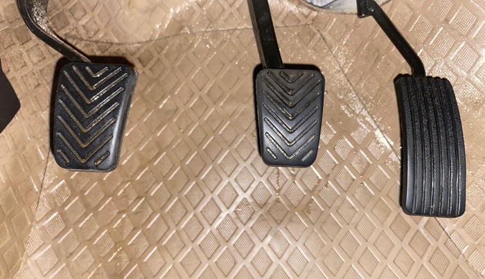 2015 Hyundai Eon ERA +, Petrol, Manual, 85,616 km, Pedals