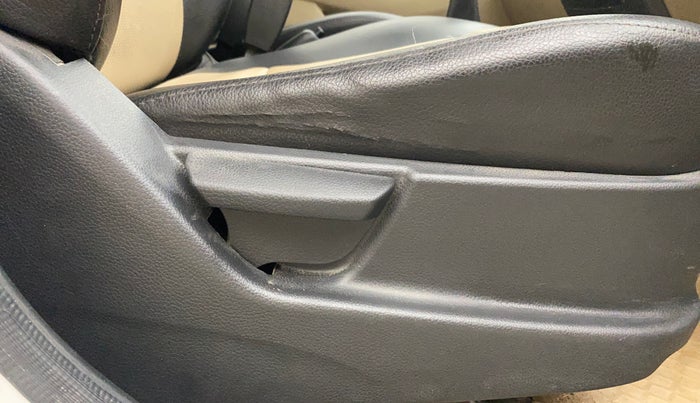 2015 Hyundai Eon ERA +, Petrol, Manual, 85,616 km, Driver Side Adjustment Panel