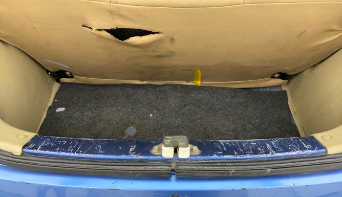 2015 Honda Brio S MT, Petrol, Manual, 49,972 km, Dicky (Boot door) - Parcel tray missing