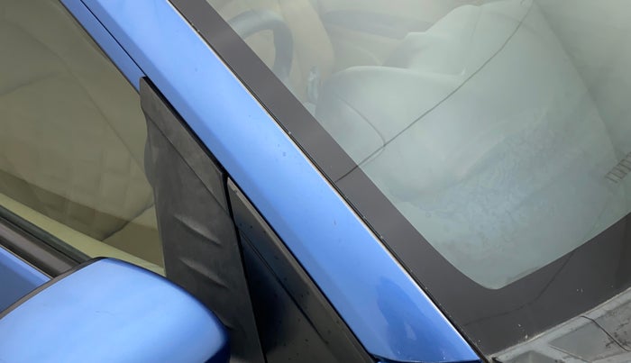 2015 Honda Brio S MT, Petrol, Manual, 49,972 km, Right A pillar - Paint is slightly faded