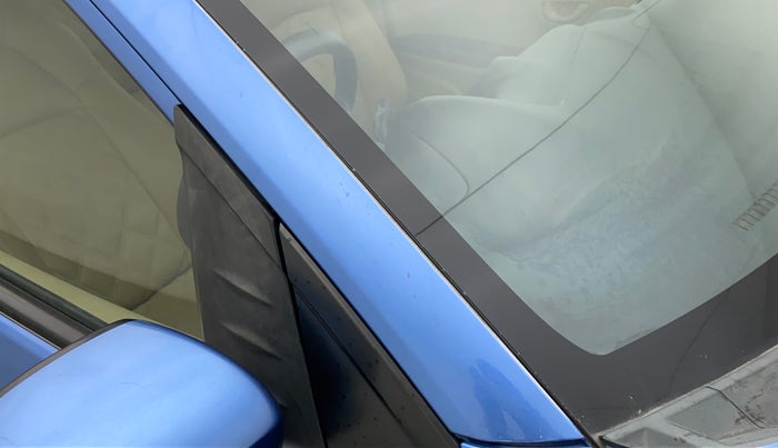 2015 Honda Brio S MT, Petrol, Manual, 49,972 km, Right A pillar - Minor scratches
