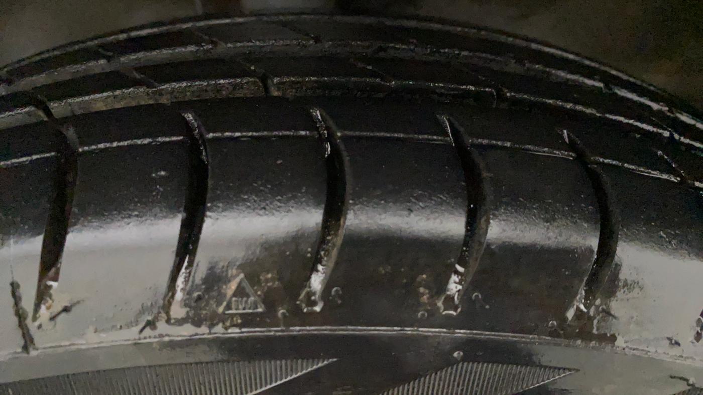 2014 Maruti Wagon R 1.0 LXI CNG, CNG, Manual, 42,080 km, Right Front Tyre Tread