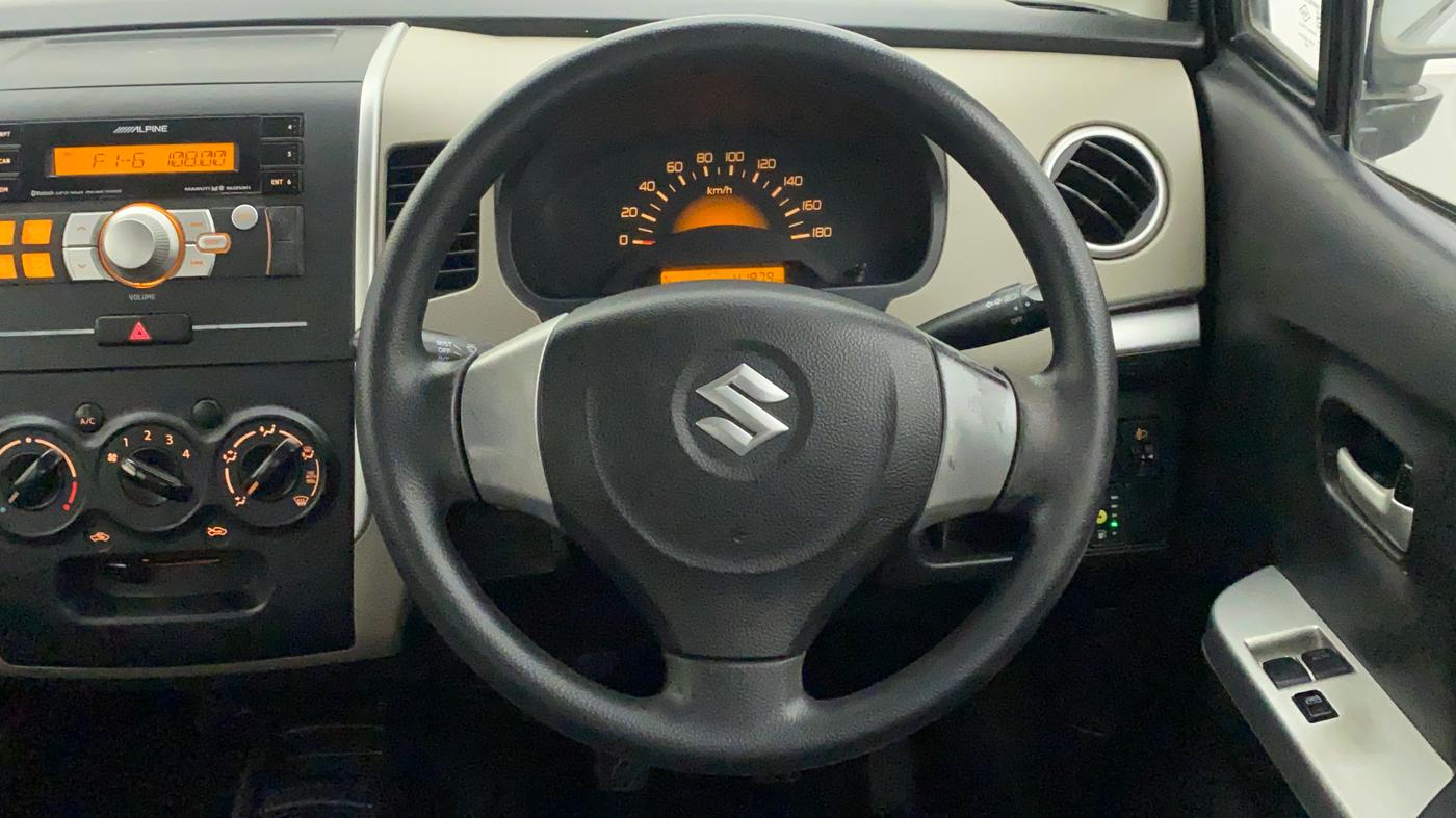 2014 Maruti Wagon R 1.0 LXI CNG, CNG, Manual, 42,080 km, Steering Wheel Close Up