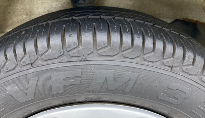 2019 Maruti Eeco 5 STR WITH AC PLUSHTR, Petrol, Manual, 45,918 km, Right Front Tyre Tread