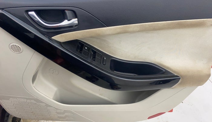 2023 Tata NEXON XZA PLUS SUNROOF PETROL, Petrol, Automatic, 44,713 km, Driver Side Door Panels Control