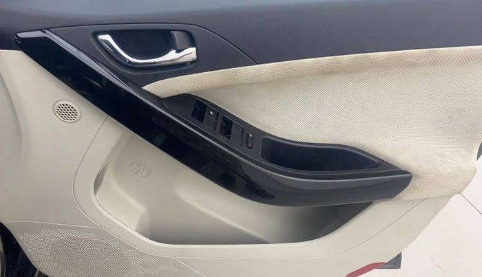2021 Tata NEXON XZ PLUS PETROL, Petrol, Manual, 25,273 km, Driver Side Door Panels Control