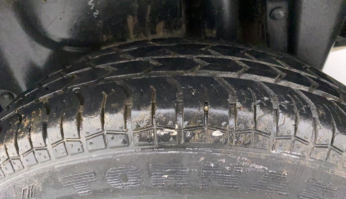 2014 Maruti Swift Dzire VXI, Petrol, Manual, 32,258 km, Left Rear Tyre Tread