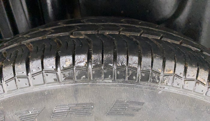2014 Maruti Swift Dzire VXI, Petrol, Manual, 32,258 km, Right Rear Tyre Tread