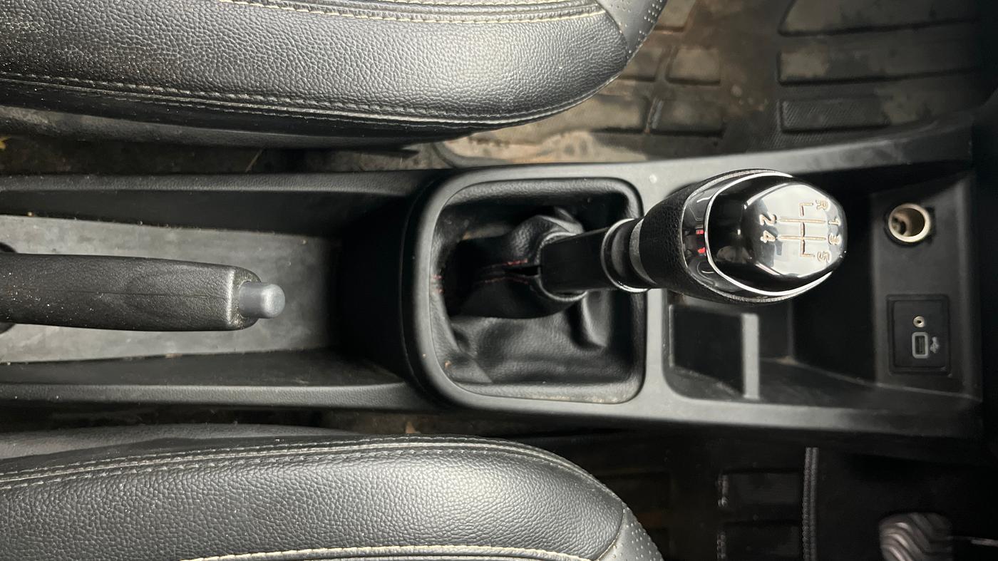2020 Renault Kwid RXT 1.0 (O), Petrol, Manual, 38,473 km, Gear Lever