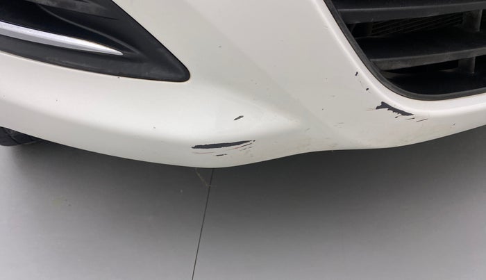 2014 Hyundai i20 MAGNA (O) 1.2, Petrol, Manual, 1,19,759 km, Front bumper - Minor scratches