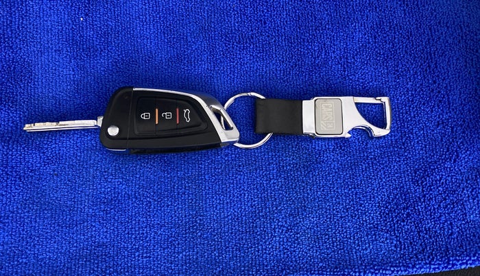 2014 Hyundai i20 MAGNA (O) 1.2, Petrol, Manual, 1,19,759 km, Key Close Up