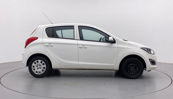 2014 Hyundai i20 MAGNA (O) 1.2, Petrol, Manual, 1,19,759 km, Right Side View