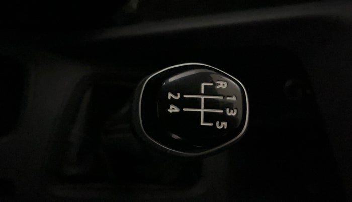 2024 Nissan MAGNITE Visia B4D 1.0 Petrol MT, Petrol, Manual, 3,930 km, Gear Lever