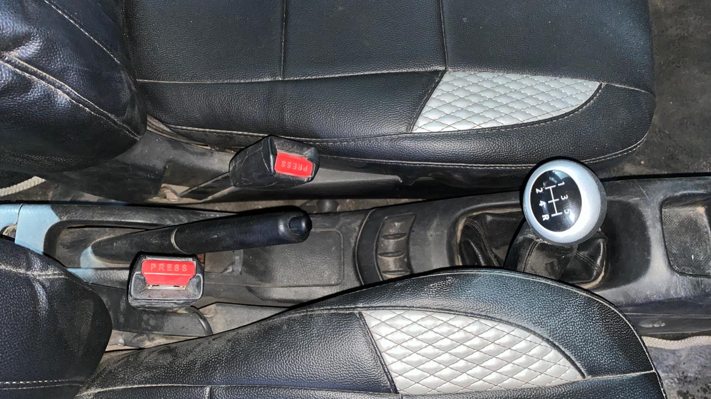 2013 Maruti Wagon R 1.0 LXI, Petrol, Manual, 73,442 km, Gear Lever