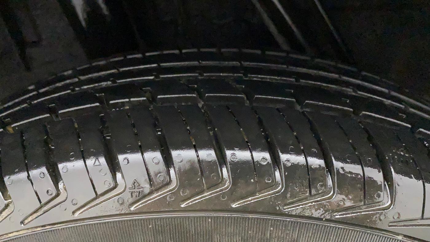 2017 Renault Kwid RXT 0.8, Petrol, Manual, 36,301 km, Right Rear Tyre Tread