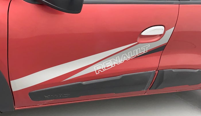 2017 Renault Kwid RXT 0.8, Petrol, Manual, 36,301 km, Front passenger door - Minor scratches