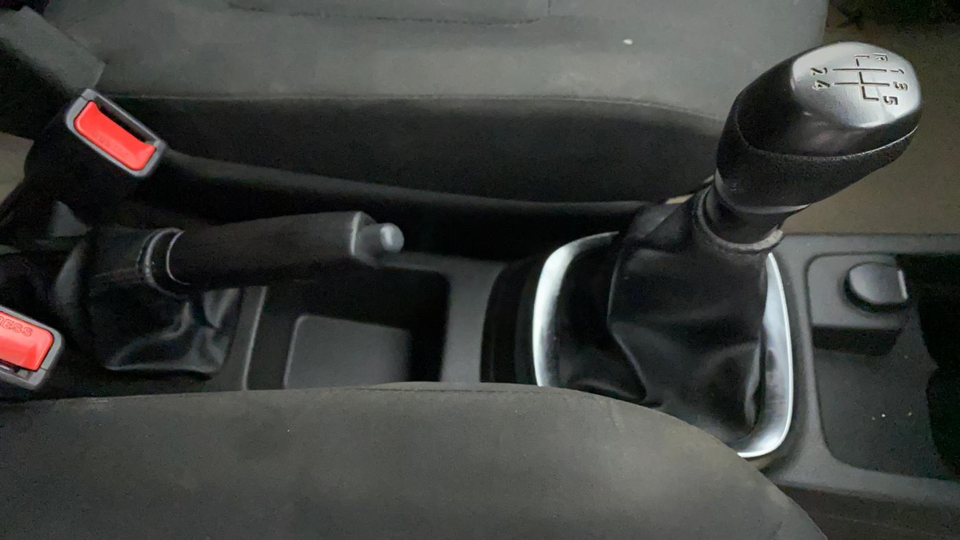 2017 Renault Kwid RXT 0.8, Petrol, Manual, 36,301 km, Gear Lever