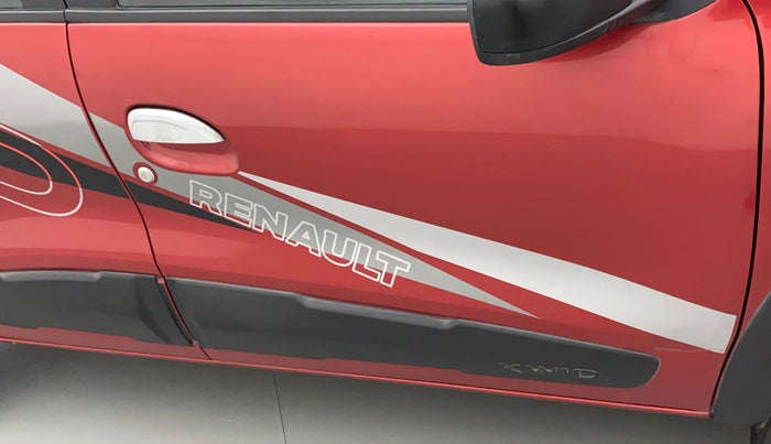 2017 Renault Kwid RXT 0.8, Petrol, Manual, 36,301 km, Driver-side door - Minor scratches