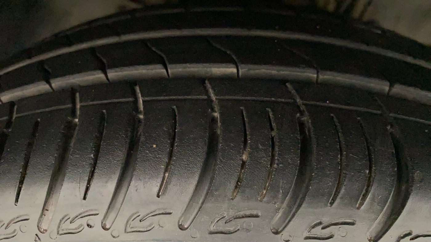 2018 Tata Tiago XZA PETROL, Petrol, Automatic, 49,334 km, Right Front Tyre Tread