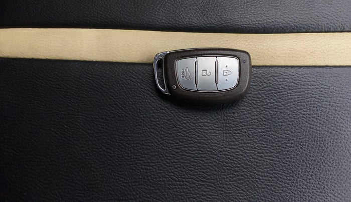 2015 Hyundai Grand i10 ASTA AT 1.2 KAPPA VTVT, Petrol, Automatic, 57,674 km, Key Close Up