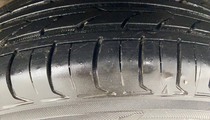 2015 Hyundai Grand i10 ASTA AT 1.2 KAPPA VTVT, Petrol, Automatic, 57,674 km, Left Rear Tyre Tread