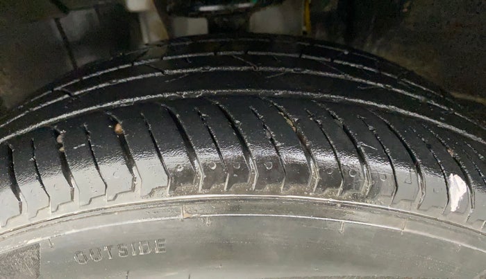 2021 Nissan MAGNITE XL, Petrol, Manual, 37,014 km, Left Front Tyre Tread