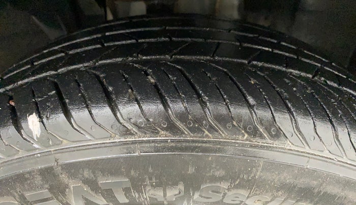 2021 Nissan MAGNITE XL, Petrol, Manual, 37,014 km, Right Front Tyre Tread