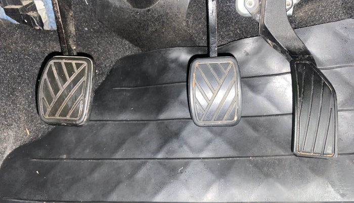 2015 Maruti Swift VXI, Petrol, Manual, 75,966 km, Pedals
