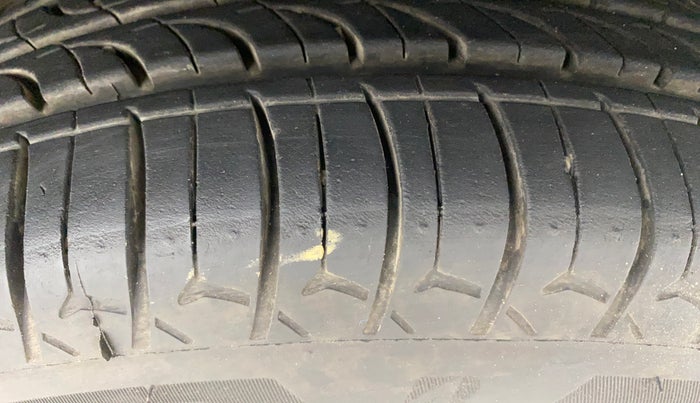 2018 Maruti IGNIS DELTA 1.2 AMT, Petrol, Automatic, 77,853 km, Right Front Tyre Tread