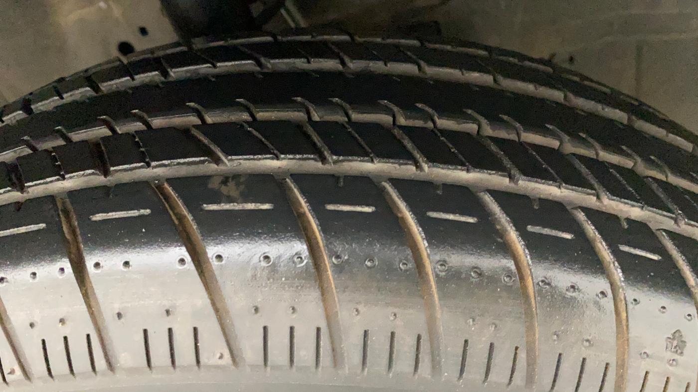 2012 Honda Brio S MT, Petrol, Manual, 32,707 km, Right Front Tyre Tread