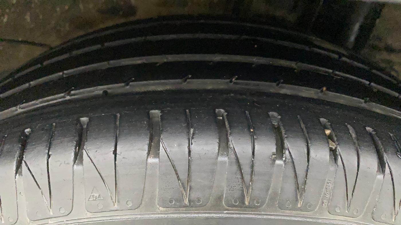 2021 KIA SONET HTK PLUS 1.2, Petrol, Manual, 26,649 km, Left Rear Tyre Tread