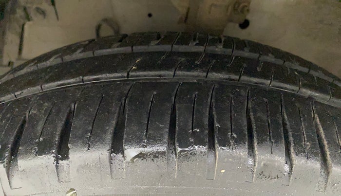 2012 Maruti Swift Dzire VXI, Petrol, Manual, 64,687 km, Left Front Tyre Tread