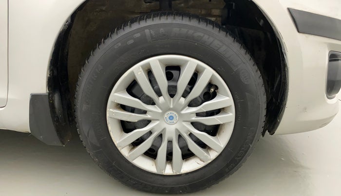 2012 Maruti Swift Dzire VXI, Petrol, Manual, 64,687 km, Right Front Wheel