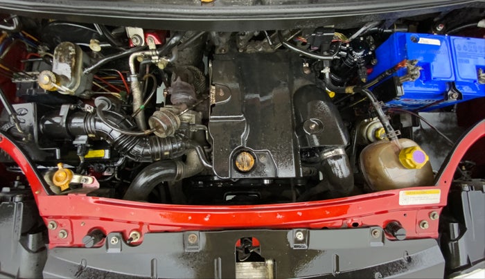 2016 Mahindra TUV300 T8, Diesel, Manual, 52,342 km, Engine Bonet View