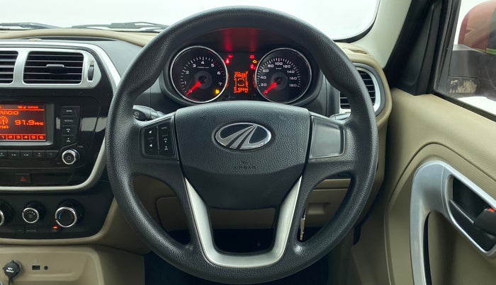 2016 Mahindra TUV300 T8, Diesel, Manual, 52,342 km, Steering Wheel